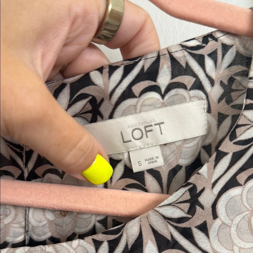 LOFT Black and White Graphic Blouse Relaxed Fit - Picture 2 of 6